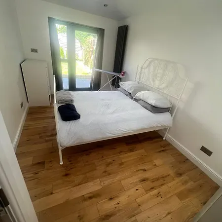 N8, Modern 2 Bedroom