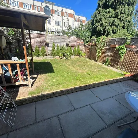 N8, Modern 2 Bedroom Apartment London