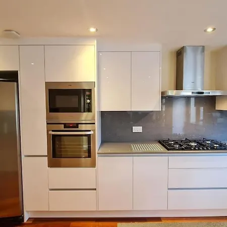 Luxury London House Sleeps X 16, Free Parking, Free Wifi, Garden Patio, Close To Tube Line Easy Access To London * Ilford