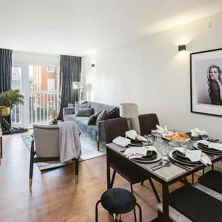 Canary Wharf 2-bed Luxury Haven London