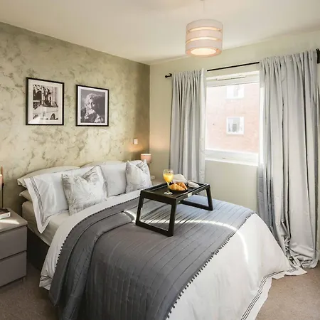 Canary Wharf 2-bed Luxury Haven * London