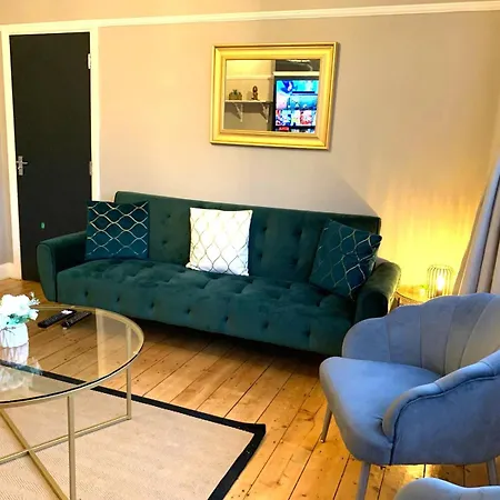 Apartment Cosy 3 Bedroom House With Free Parking Near Kingston Thames New Malden