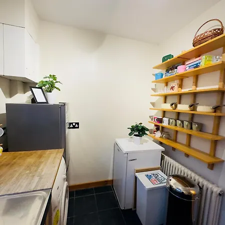 Cosy 3 Bedroom Flat Nearby Willsden * London