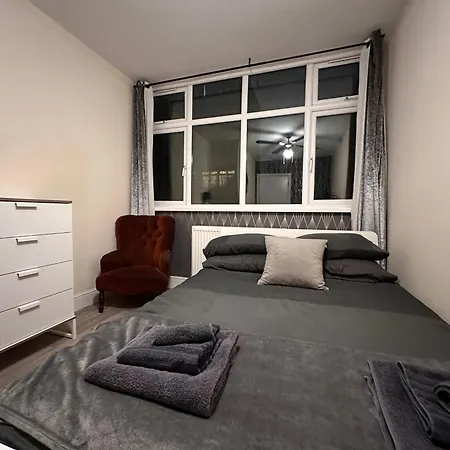 Holiday home 5 Bed 5 Bath / Brick Lane E1