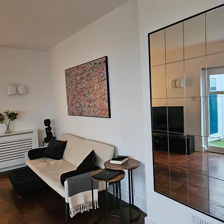 Paddington Garden Retreat: Business-friendly Flat * London