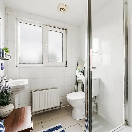 Greenford Hububb * Northolt (Greater London)