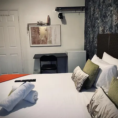 Homestay R1 Superking Sized Bed & 65