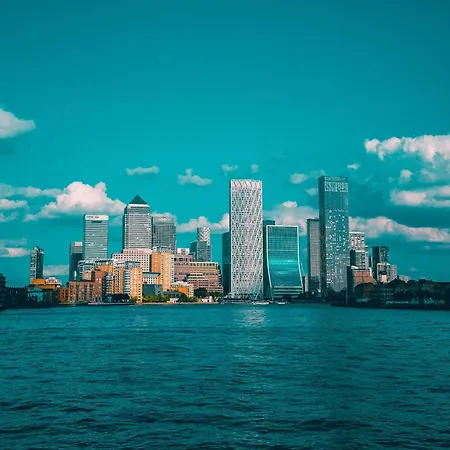 Stunning 2 Bed - Canary Wharf *