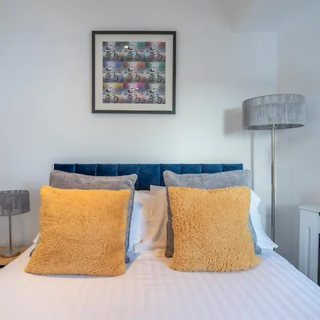 2 Bed Town House With Garden In Hackney, * London