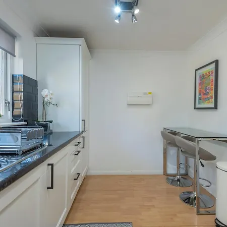 Apartment 2 Bed Town House With Garden In Hackney,
