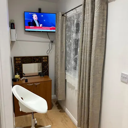 Guest house Keedonwood Road Bromley, With Free Wifi *