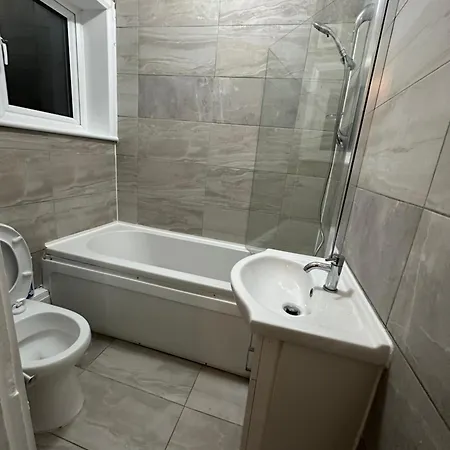 Keedonwood Road Bromley, With Free Wifi Guest house *