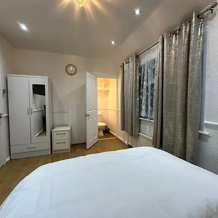 Keedonwood Road Bromley, With Free Wifi Guest house *
