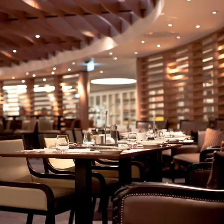 Hilton London Heathrow Airport Terminal 5 Hotel Hillingdon