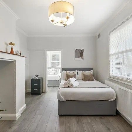 Livestay - Chiswick With Free Parking Apartment *