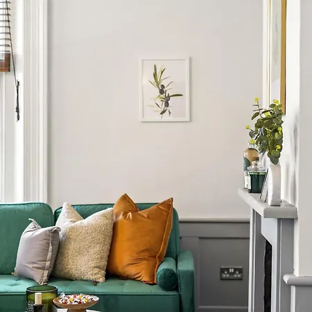 Livestay - Chiswick With Free Parking Apartment