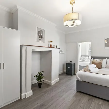 Livestay - Chiswick With Free Parking