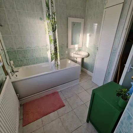 Spacious Private Balcony - Central - Zone 1 - Elephant And Castle Homestay *