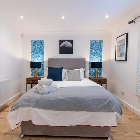 4 Bedrooms Peaceful Abbey Rd - St Johns Wood Apartment *