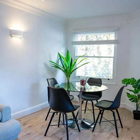 4 Bedrooms Peaceful Abbey Rd - St Johns Wood Apartment London