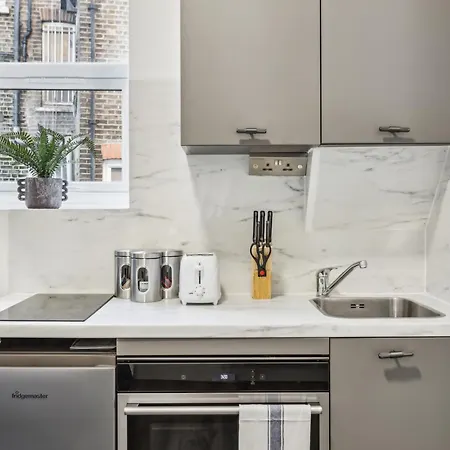 Sutherland Apartment *