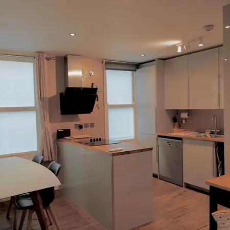 Luxury Located Near Marble Arch & Baker Street Apartment *