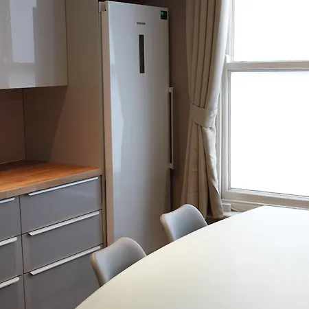 Luxury Located Near Marble Arch & Baker Street London