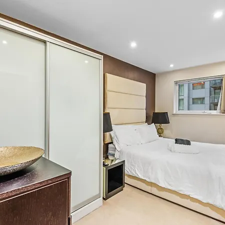 Londwell, Chelsea Living, Flat With Balcony London
