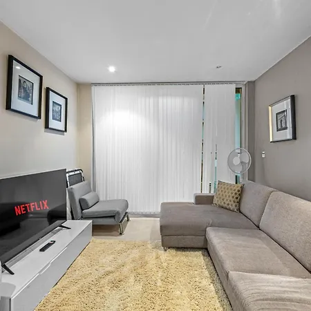 Apartment Londwell, Chelsea Living, Flat With Balcony London