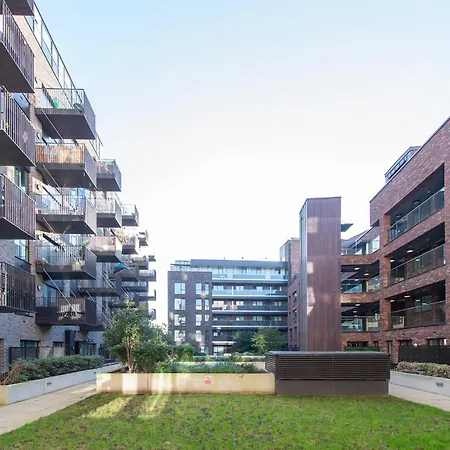 Stunning Luxury 2 Bedroom Appartamento *