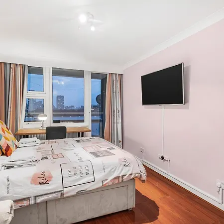 Two Stunning Bedrooms & Private Balcony & River View