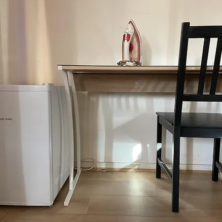 Holiday home Comfortable 2-bed House In Zone 2 London
