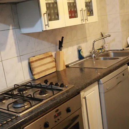 Holiday home Comfortable 2-bed House In Zone 2 *