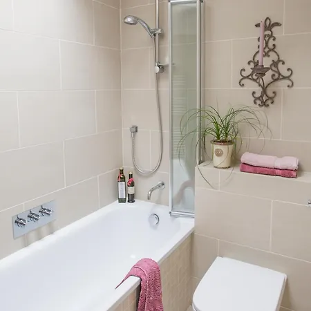 Crescent Lodge, Crouch End,