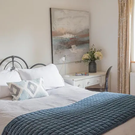 Crescent Lodge, Crouch End, *