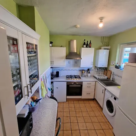Spacious Private Balcony - Central - Zone 1 - Elephant And Castle Homestay