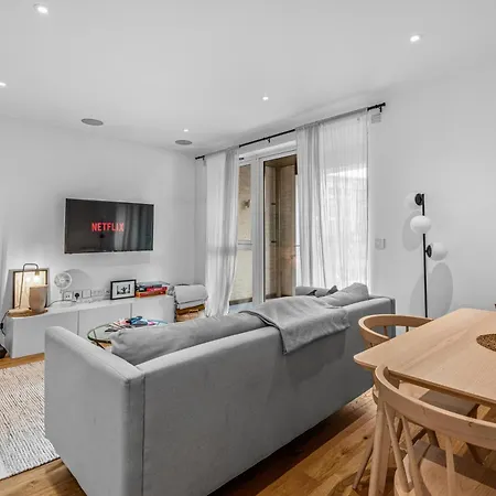 Londwell, Heart Of Notting Hill, Balcony Luxury Apartment London