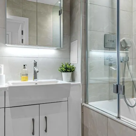 Londwell, Heart Of Notting Hill, Balcony Luxury Apartment London