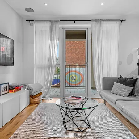 Londwell, Heart Of Notting Hill, Balcony Luxury Apartment London