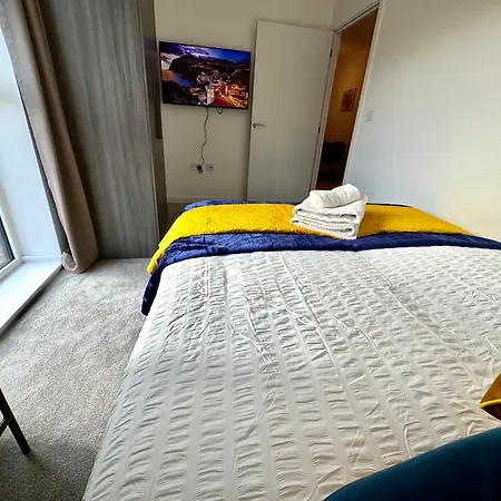 3bedroom, 2bathroom, Balcony,luxury Flat Westfield London