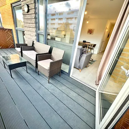 3bedroom, 2bathroom, Balcony,luxury Flat Westfield * Londra