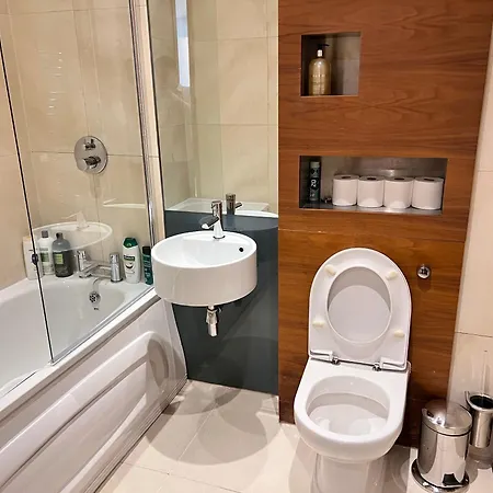 Deluxe Entire Flat At Farringdon Station Apartment