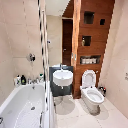 Deluxe Entire Flat At Farringdon Station Apartment