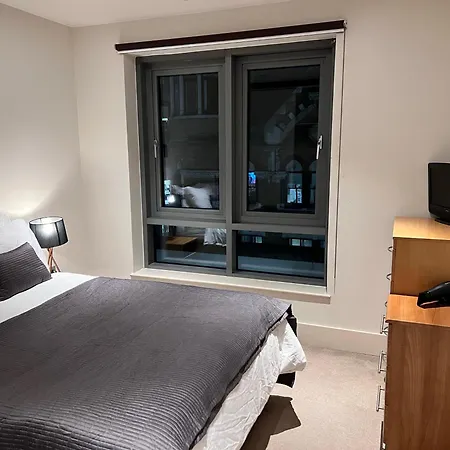 Deluxe Entire Flat At Farringdon Station London