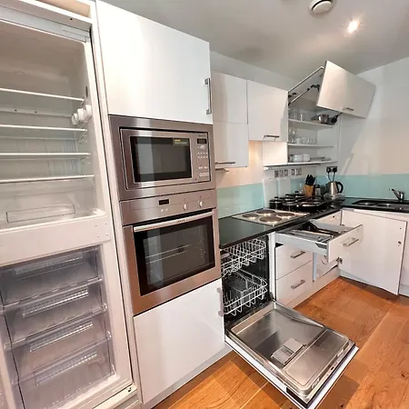 Apartment Deluxe Entire Flat At Farringdon Station London