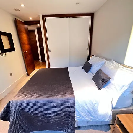 Deluxe Entire Flat At Farringdon Station Apartment