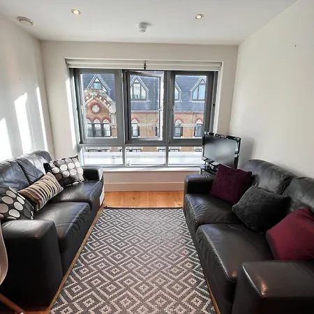 Deluxe Entire Flat At Farringdon Station Apartment London