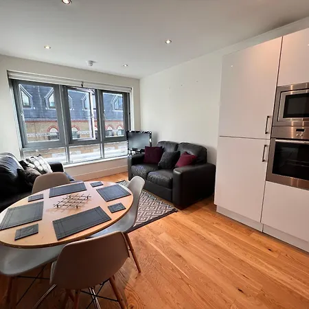 Deluxe Entire Flat At Farringdon Station