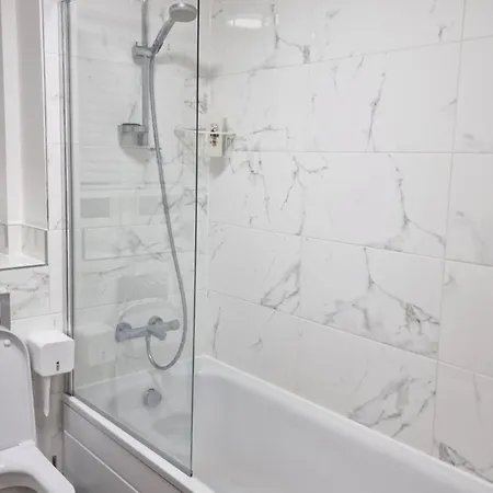 London Apartment