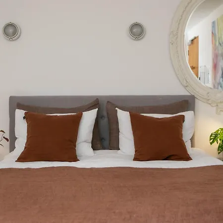 Hotel The Luxury